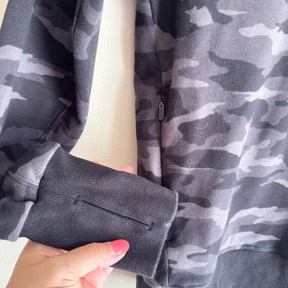 Athleta Black + Grey Camo Print Triumph Crewneck Sweatshirt - XS - Picture 2 of 6